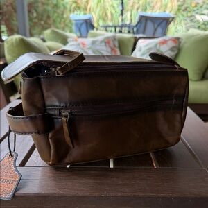 NWT Western Linens Brown Distressed Leather Toiletry Bag